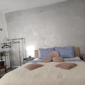  Apartment Little Paradise