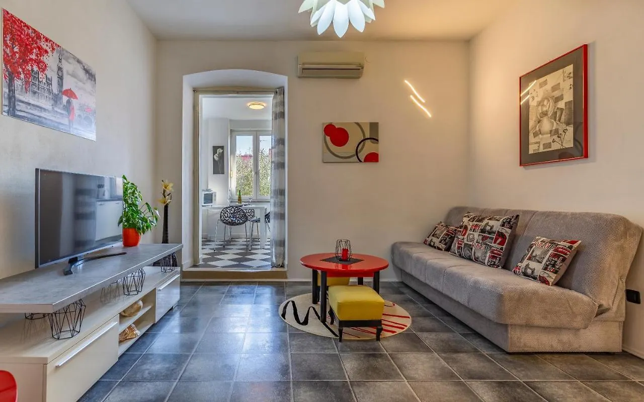 Apartman 39 Pula 0*,